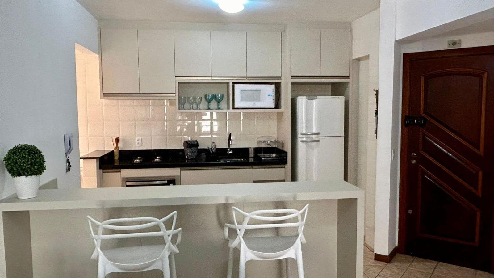 Bombas/ Bombinhas, A 50M Do Mar, Apartamento 2 Quartos, Com Churrasqueira Na Sacada, Ar E Wi-Fi エクステリア 写真